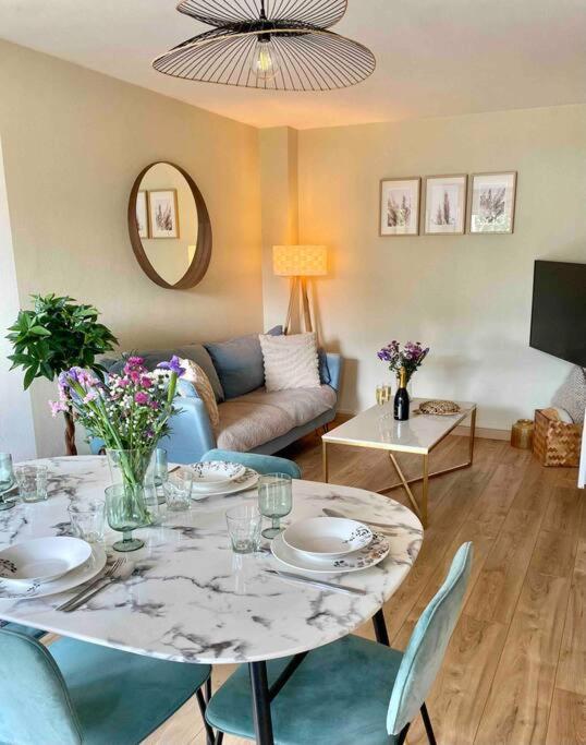 Apartamento Les Rives De L'Indre. Parking Gratuit. Lit 160Cm Châteauroux Exterior foto